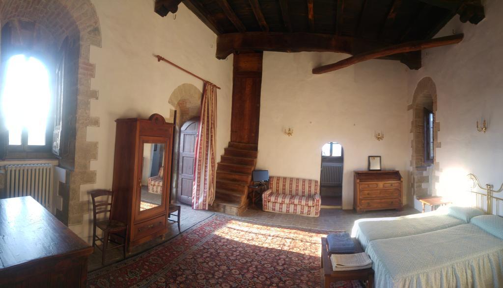 Готель Castello Di Mugnana Екстер'єр фото